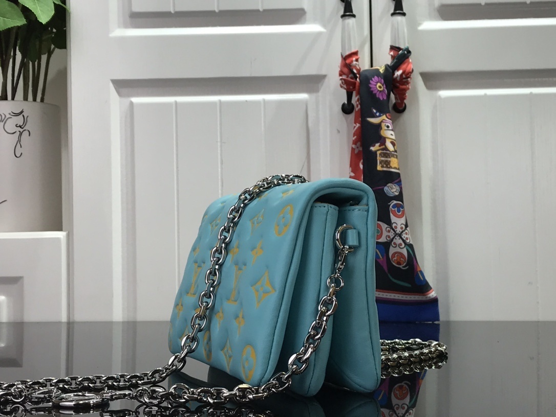 LV POCHETTE COUSSIN M80742 