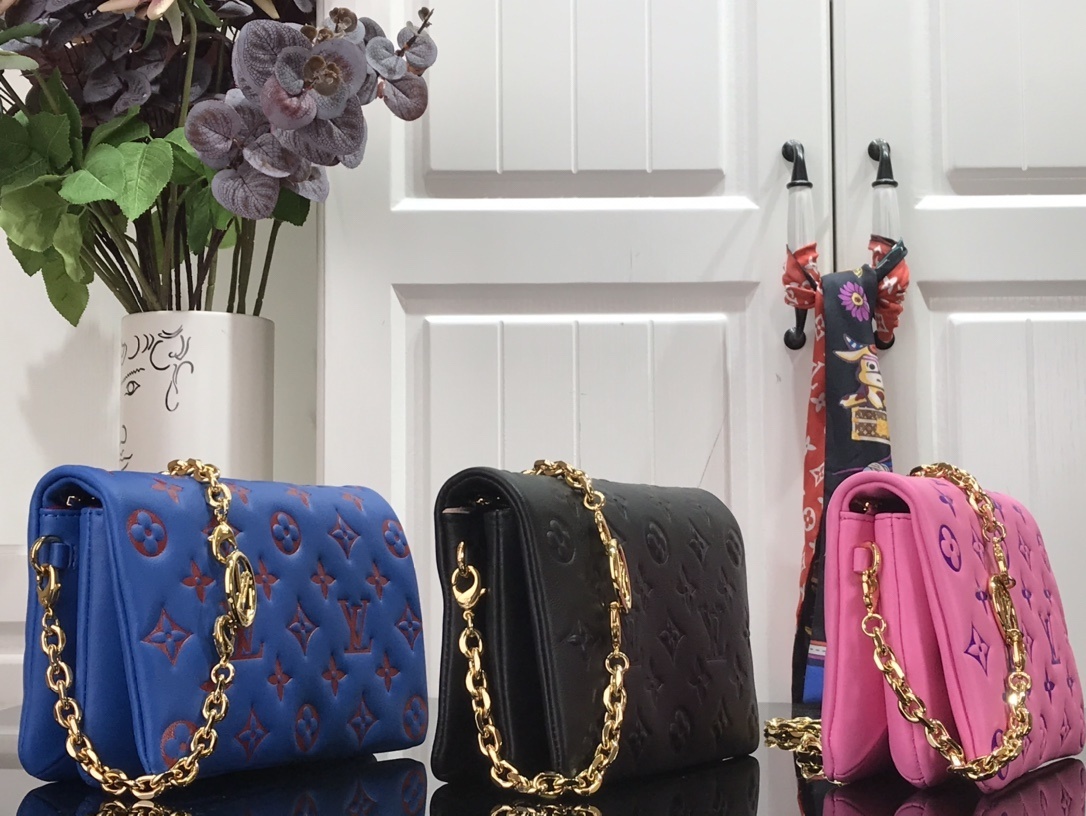 LV POCHETTE COUSSIN M80742 