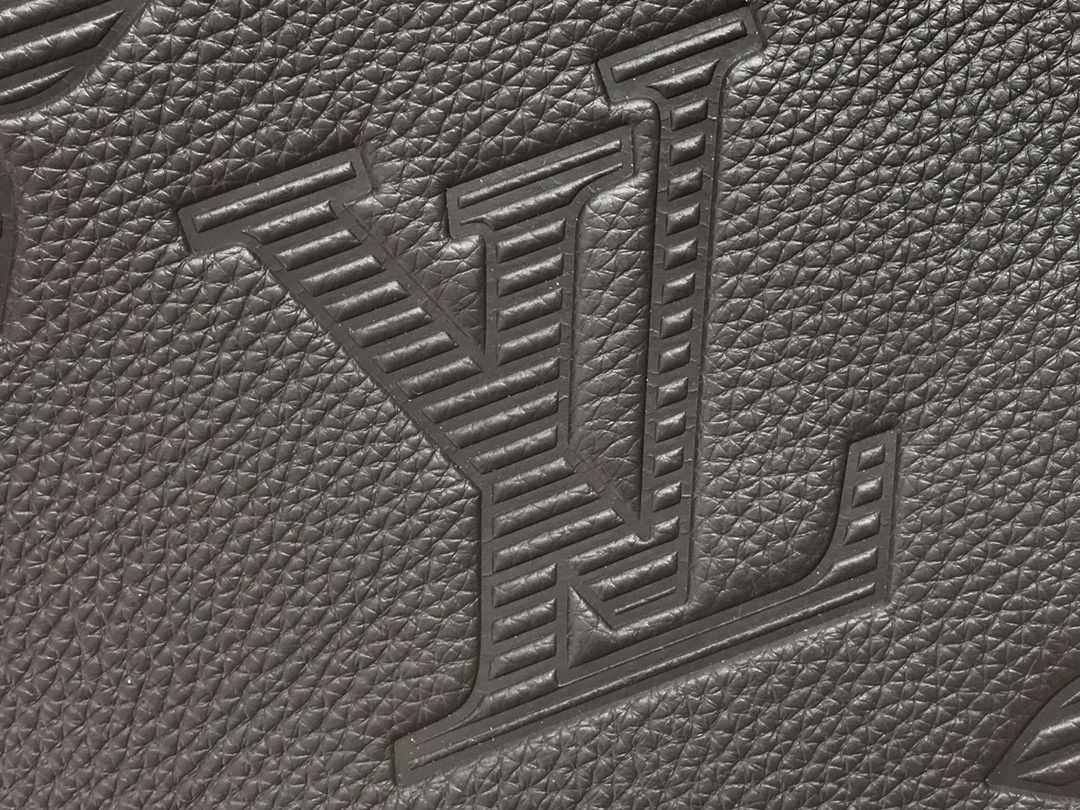 LV POCHETTE JOUR GM M80044H