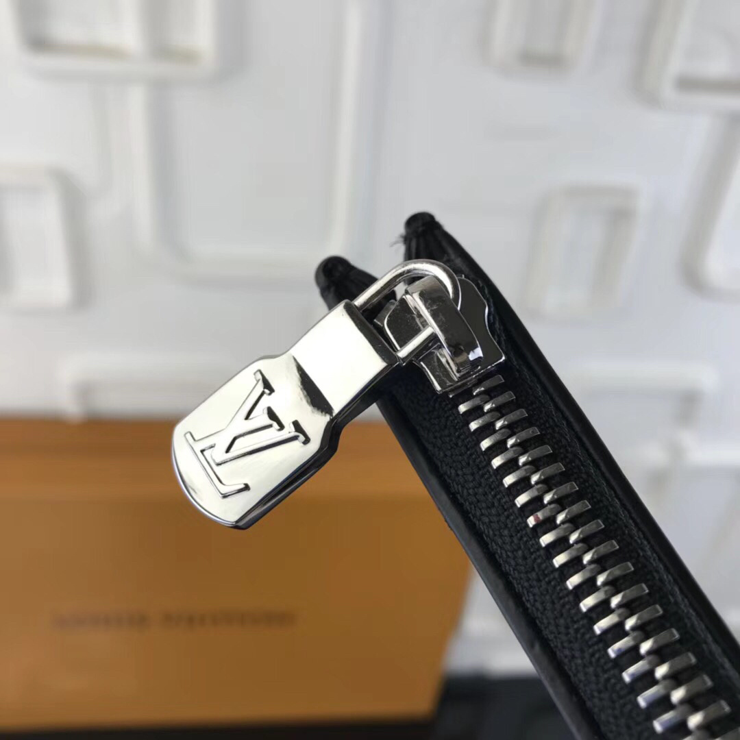 LV POCHETTE JOUR M64153