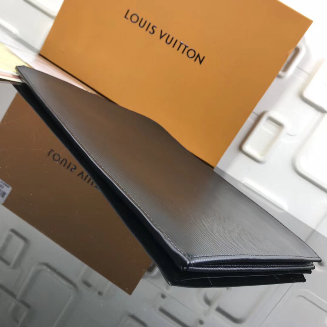 LV POCHETTE JOUR M64153