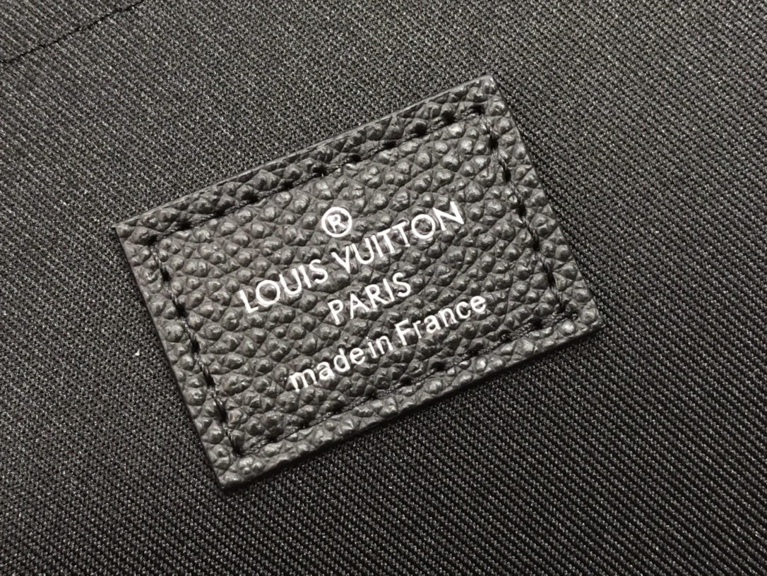 LV POCHETTE JOUR M80044