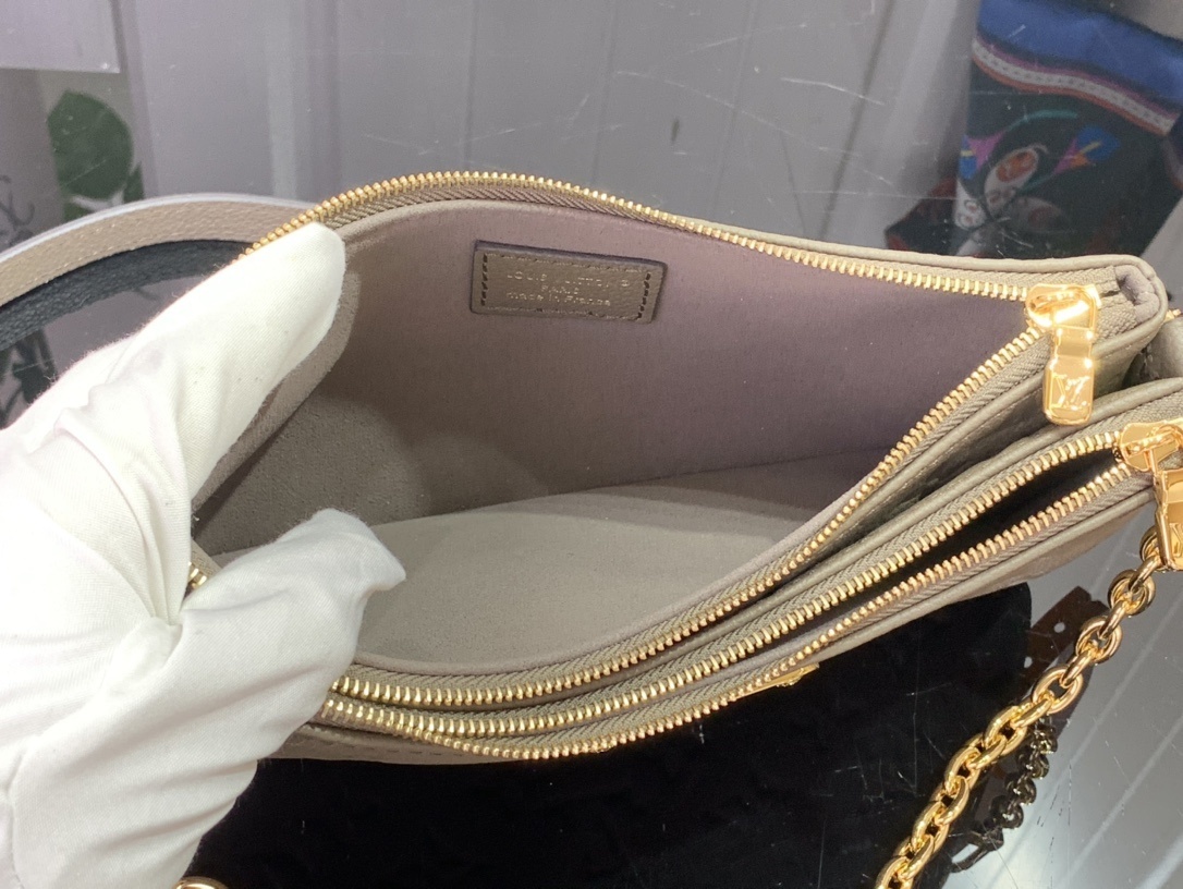 LV Pochette Liv  m25816 