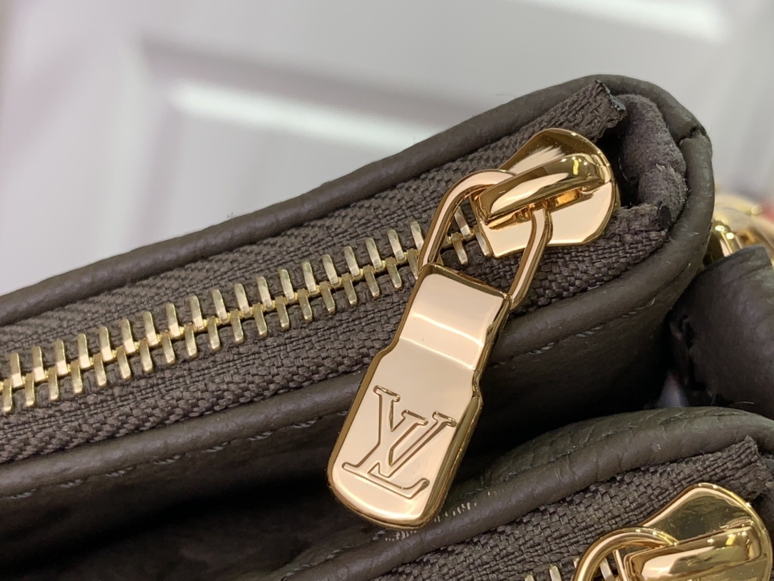LV Pochette Liv  m25816 