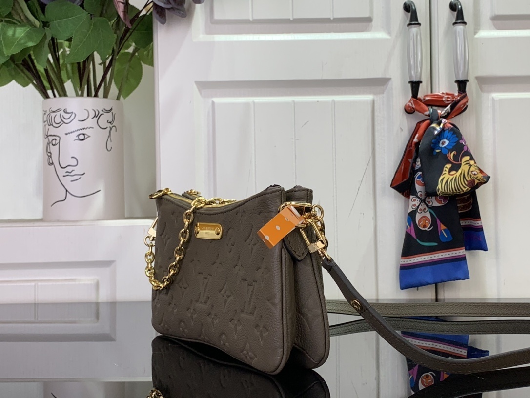 LV Pochette Liv  m25816 