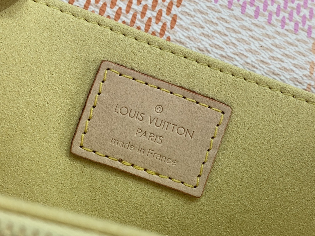 LV POCHETTE M??TIS EAST WEST n40749 