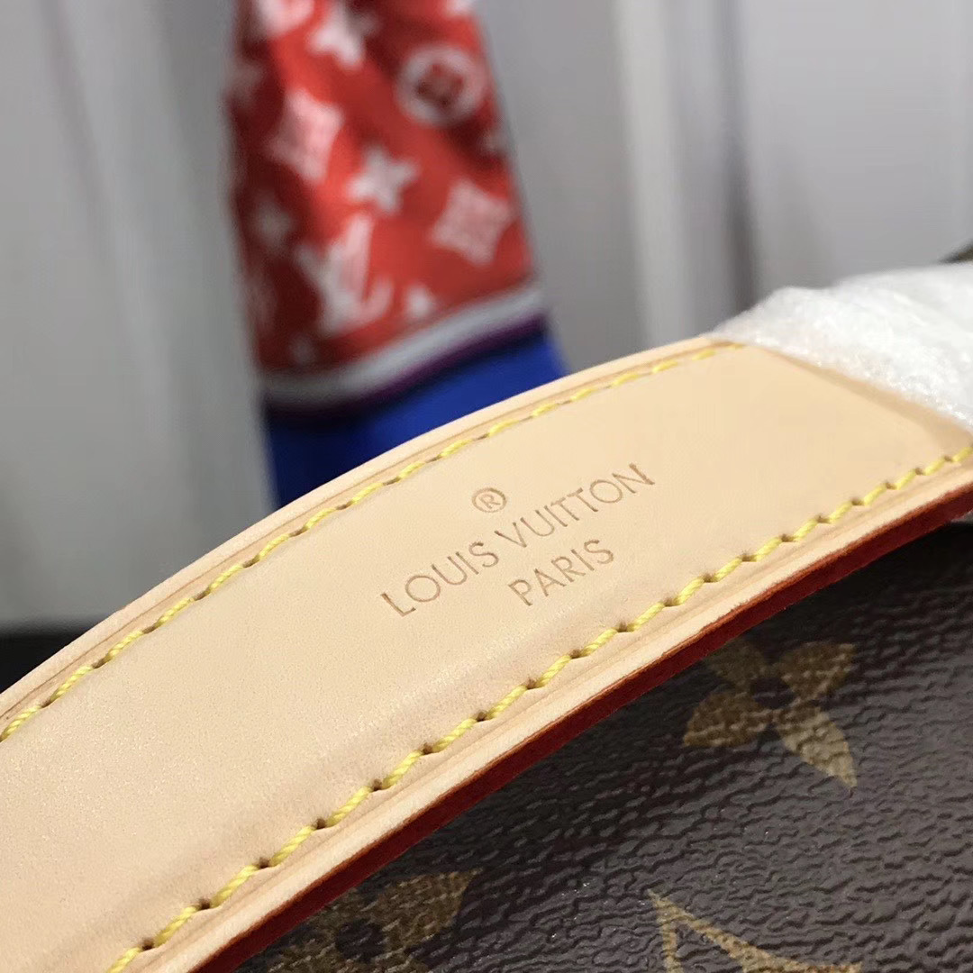 LV POCHETTE METIS M40780YD