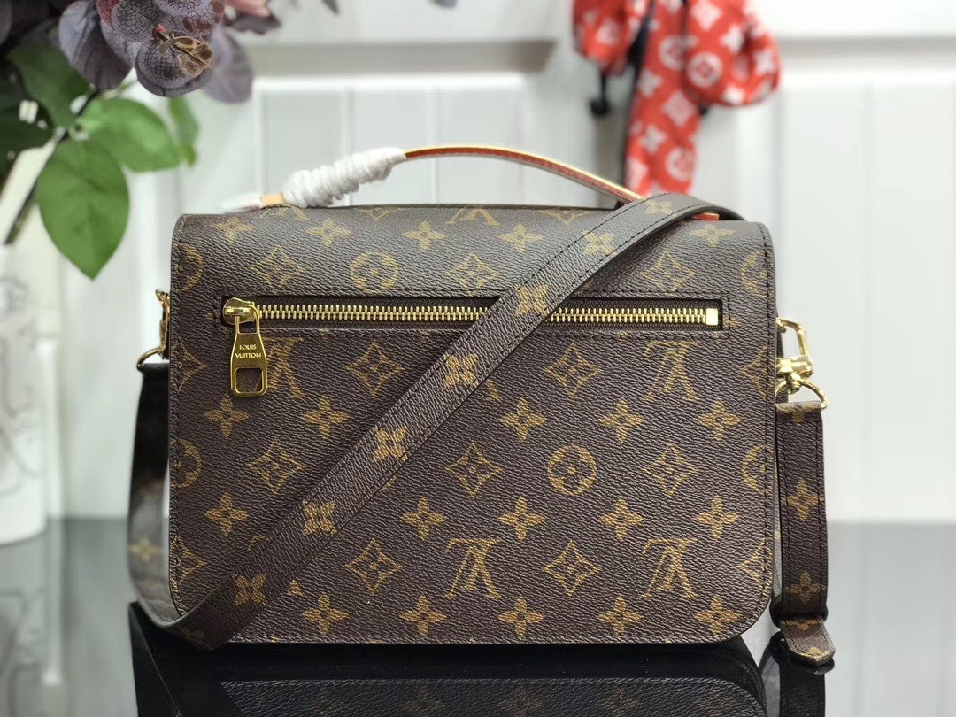 LV POCHETTE METIS M40780YD