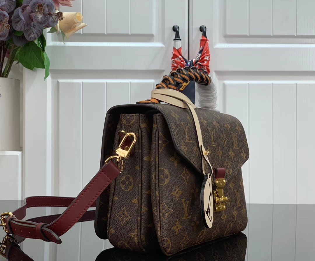 LV POCHETTE METIS M45152