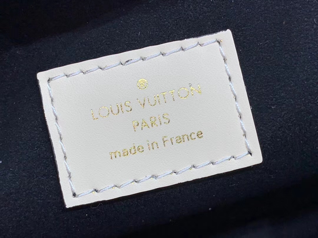 LV POCHETTE METIS M45152