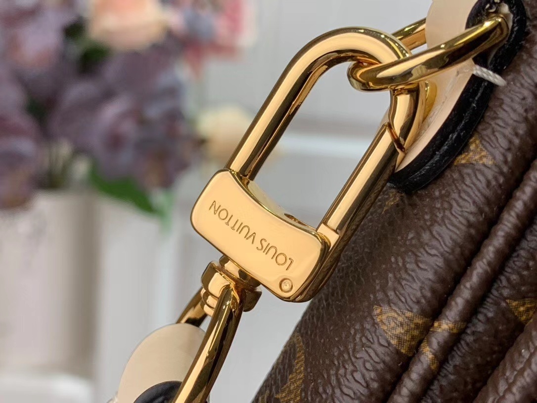 LV POCHETTE METIS M45152