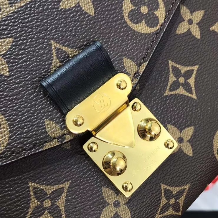LV POCHETTE METIS M45152