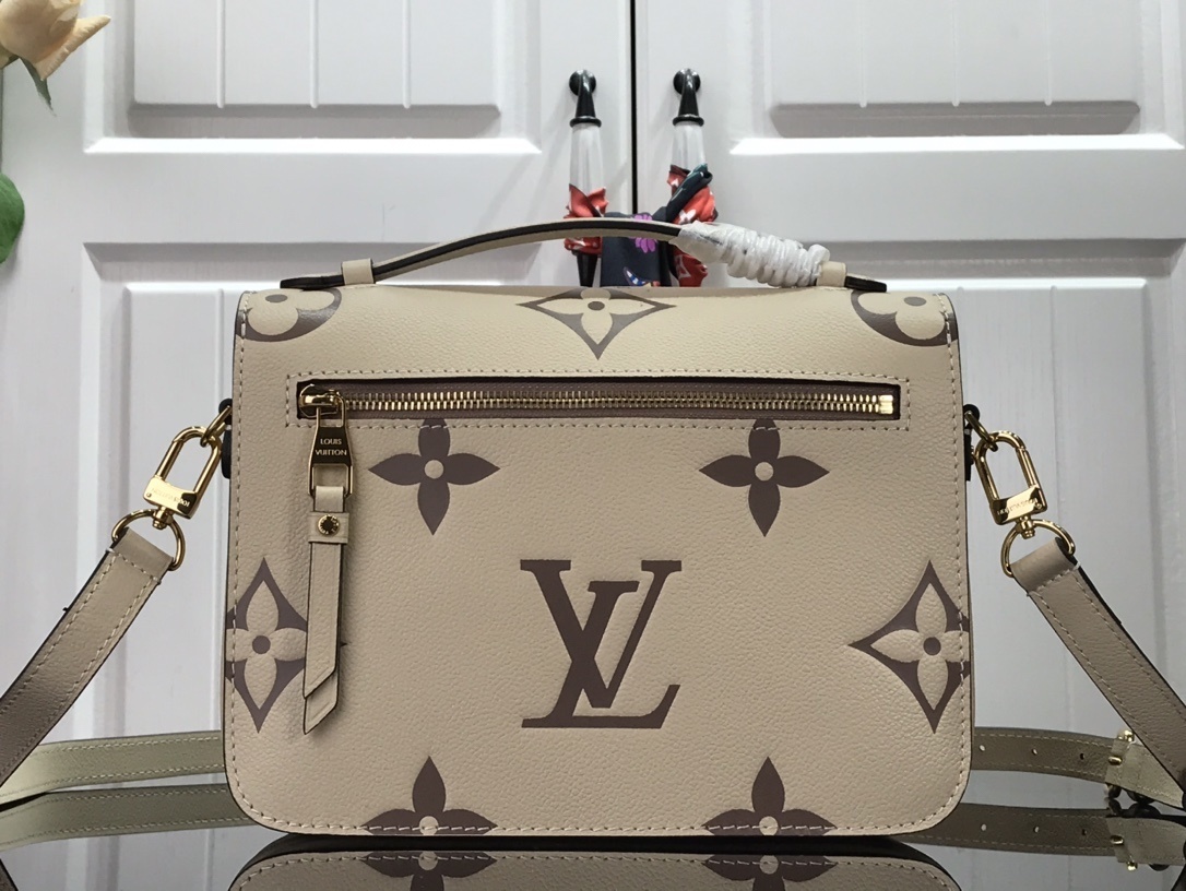 LV POCHETTE METIS M45596