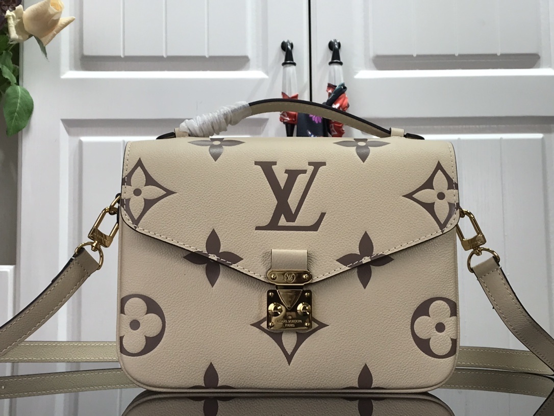 LV POCHETTE METIS M45596