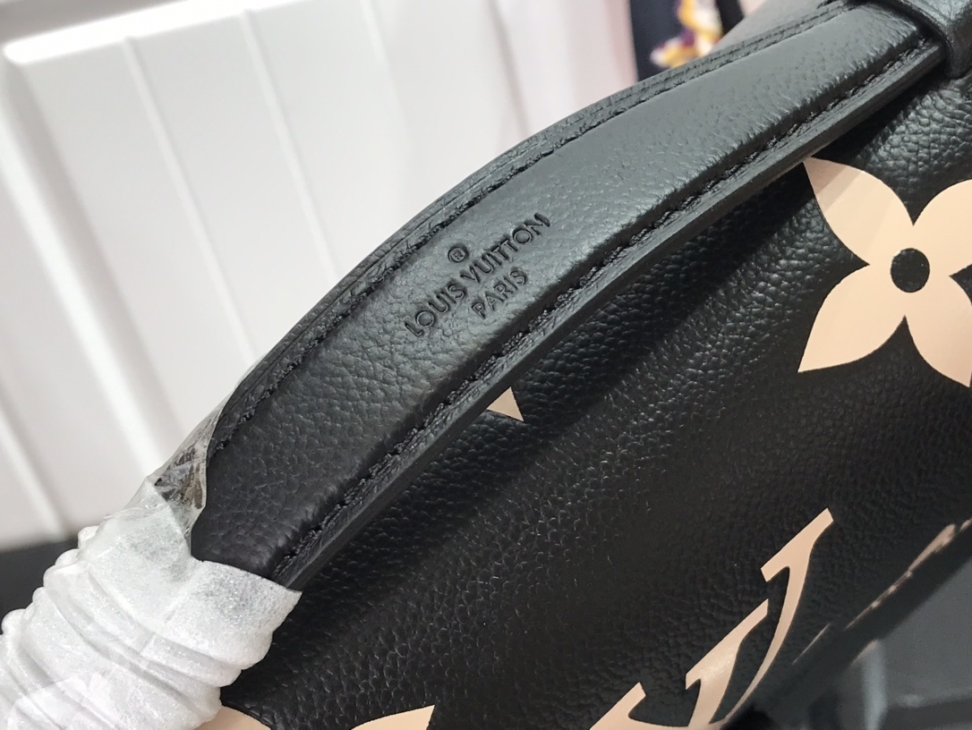 LV POCHETTE METIS M45596