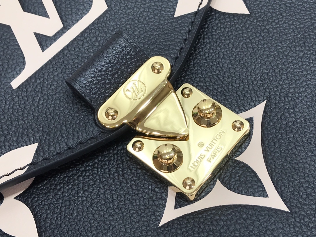 LV POCHETTE METIS M45596