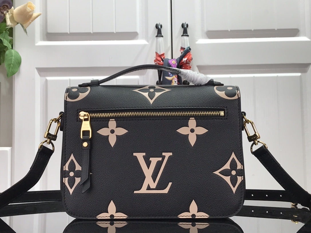 LV POCHETTE METIS M45596