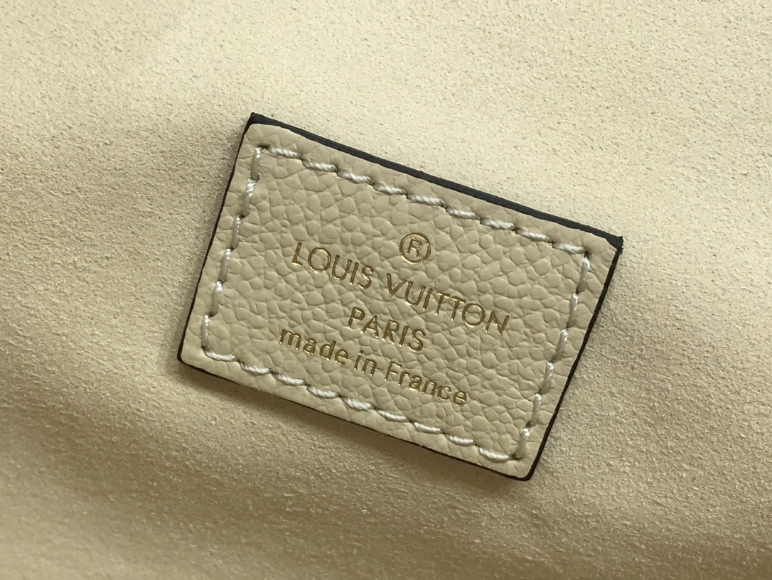 LV POCHETTE METIS M45596