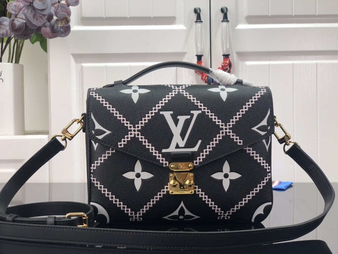 LV POCHETTE METIS M46028 