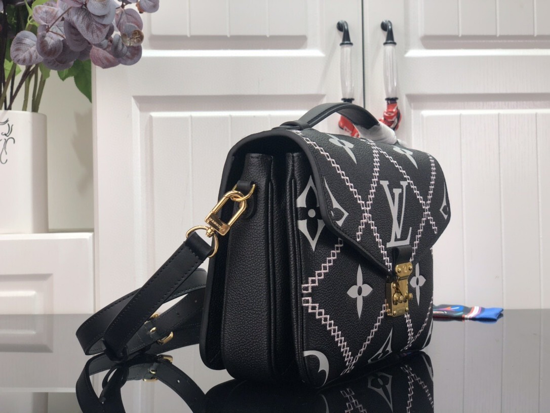 LV POCHETTE METIS M46028 