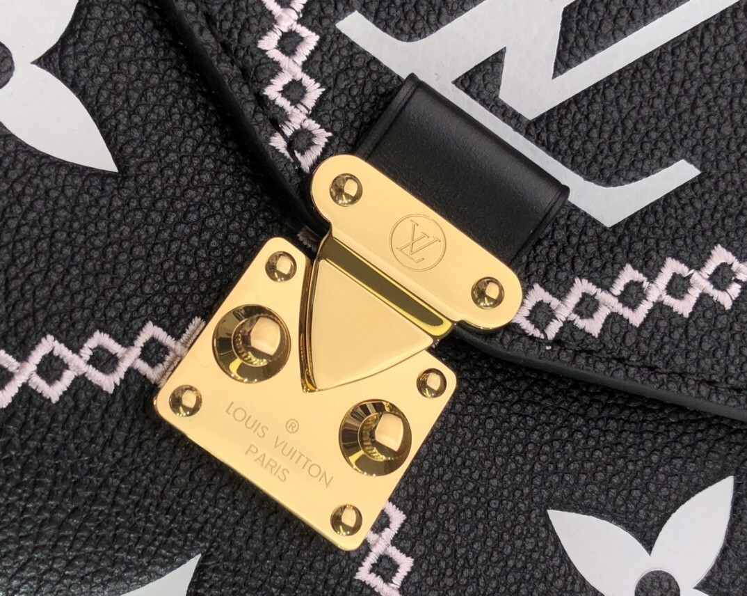LV POCHETTE METIS M46028 