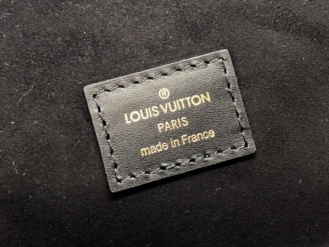LV POCHETTE METIS M46028 