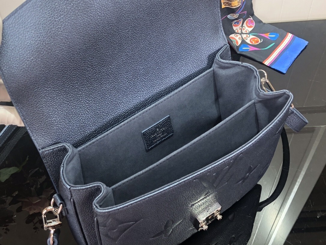 LV POCHETTE METIS M59211 