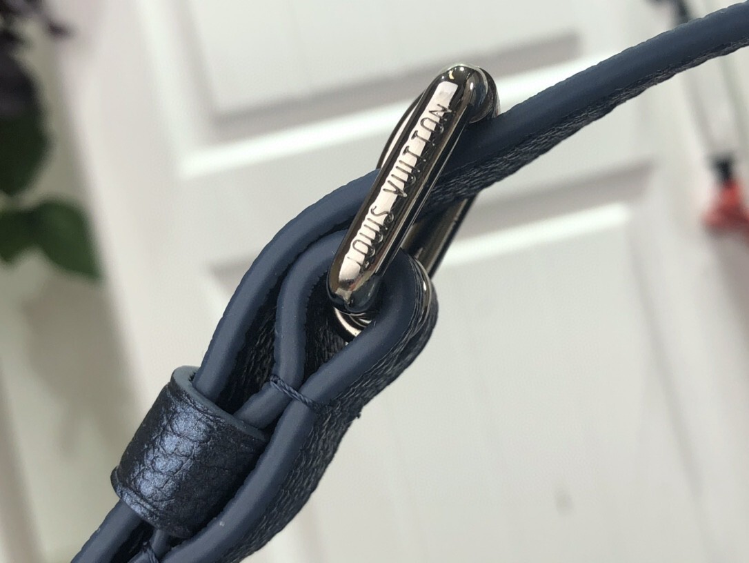 LV POCHETTE METIS M59211 