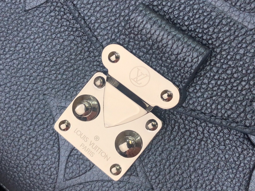 LV POCHETTE METIS M59211 