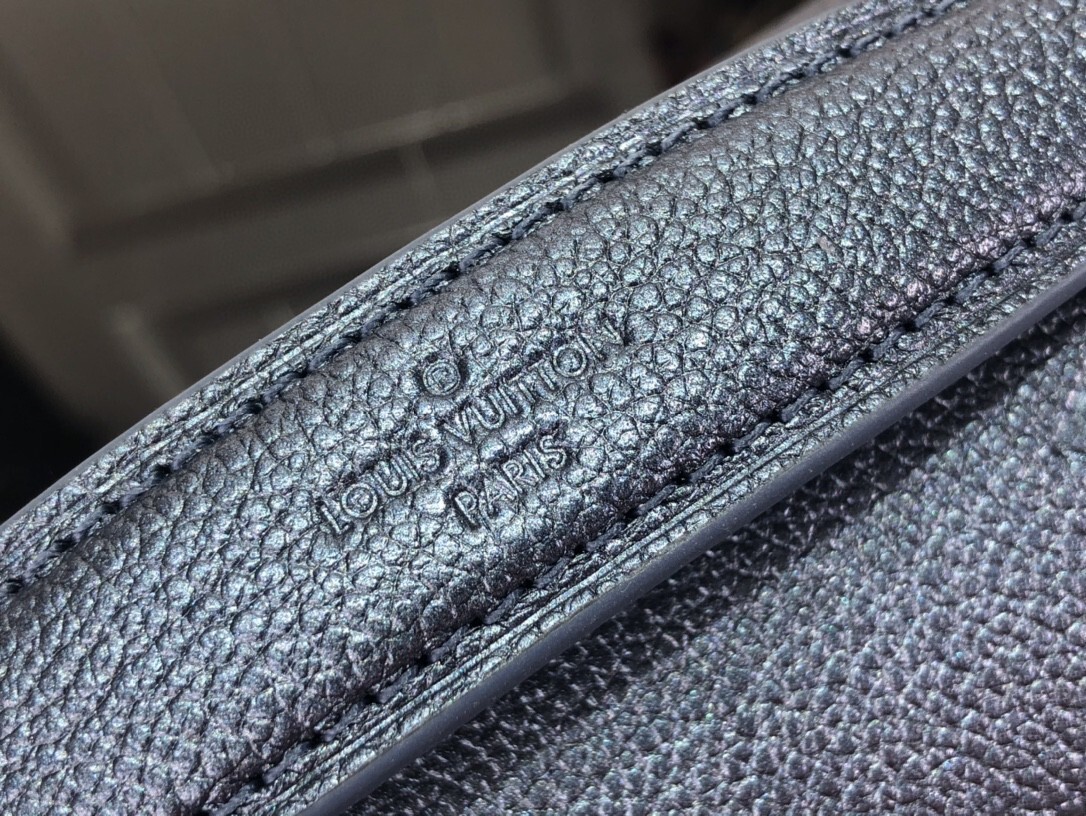 LV POCHETTE METIS M59211 