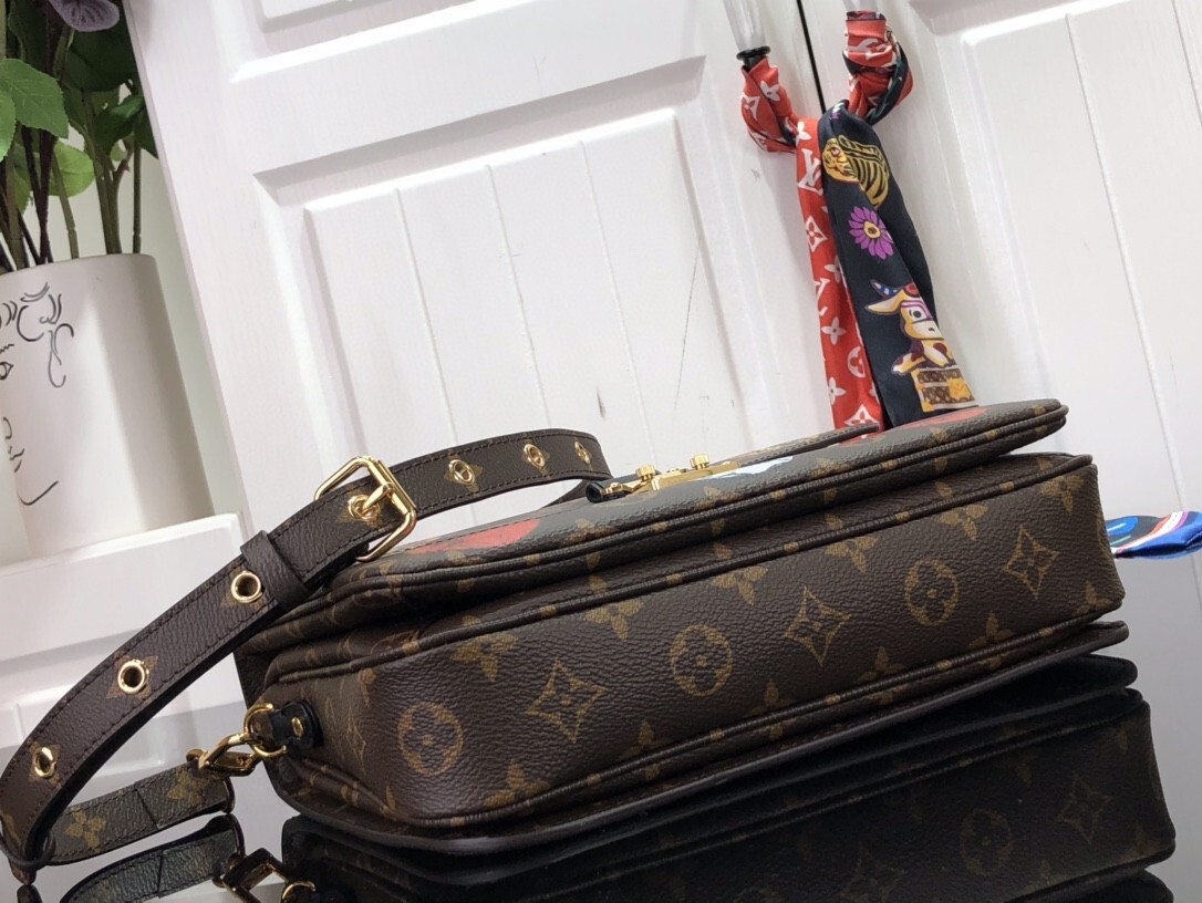 LV POCHETTE METIS M59257