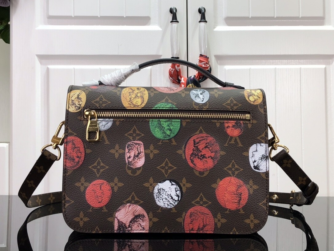 LV POCHETTE METIS M59257