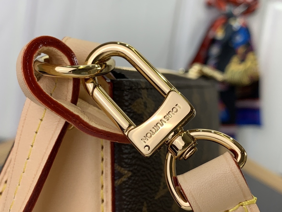 LV POCHETTE TIRETTE M47123