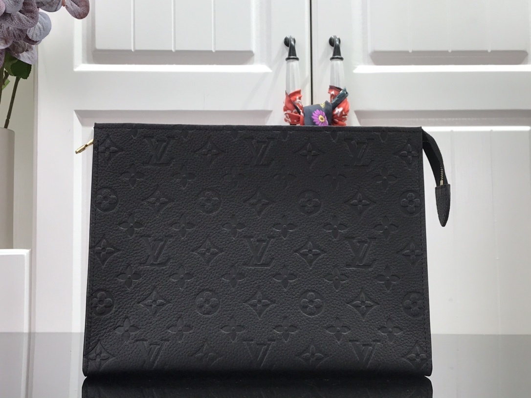 LV POCHETTE TOILETTE 26 M41058