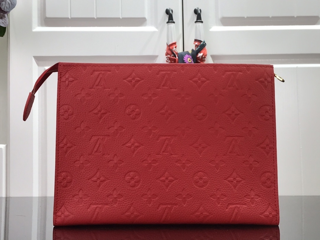 LV POCHETTE TOILETTE 26 M41058