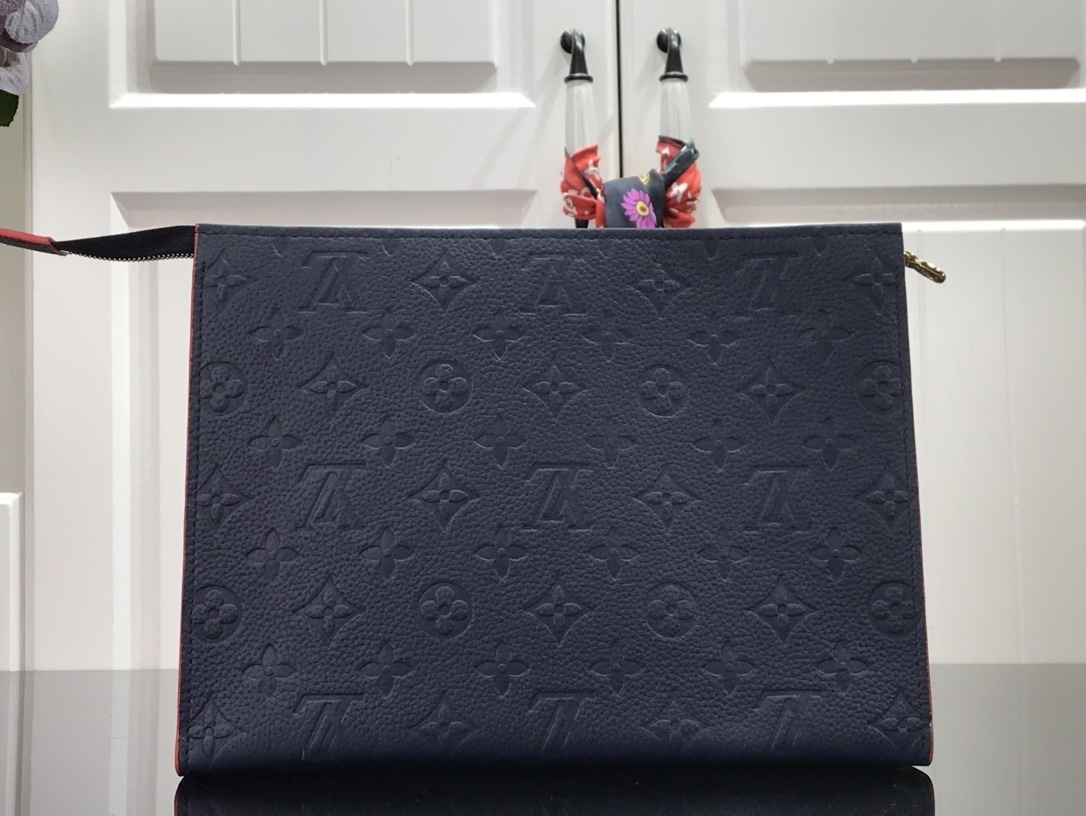 LV POCHETTE TOILETTE 26 M41058