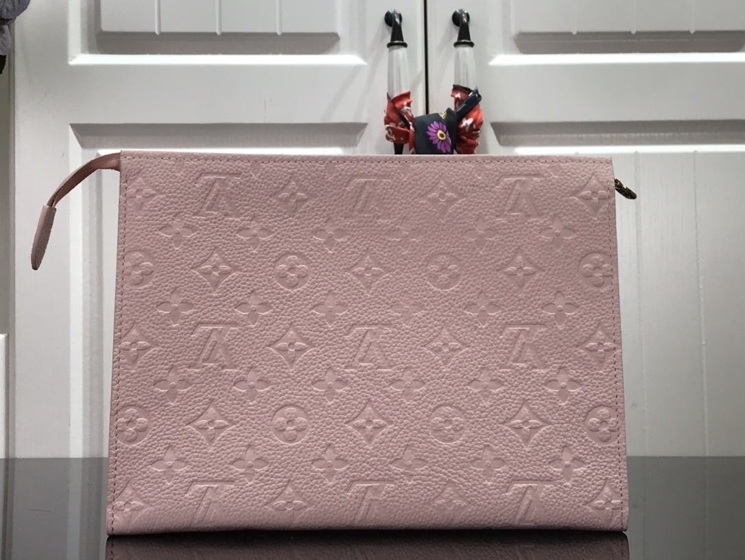 LV POCHETTE TOILETTE 26 M41058