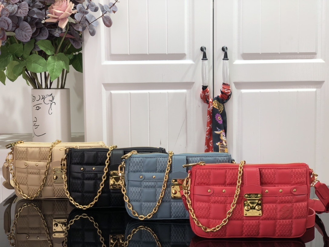 LV POCHETTE TROCA M59046