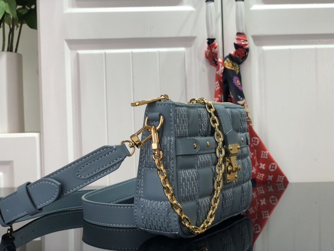 LV POCHETTE TROCA M59046