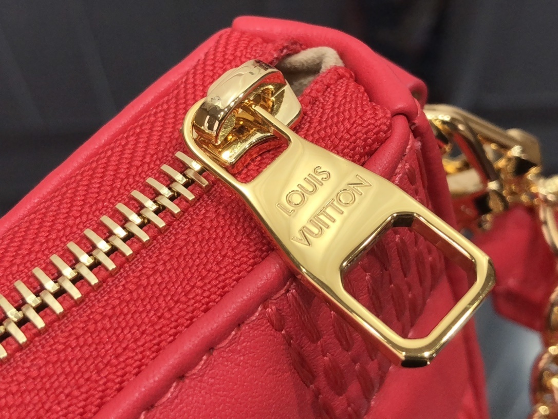 LV POCHETTE TROCA M59046