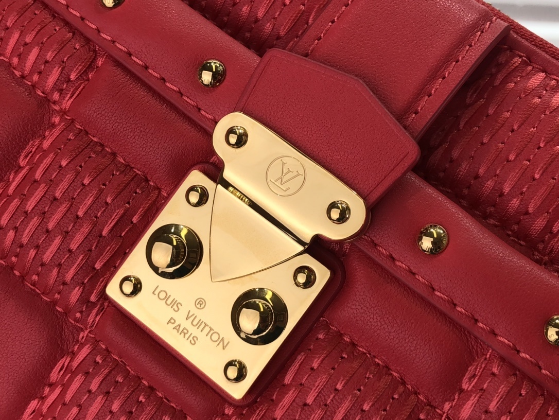 LV POCHETTE TROCA M59046