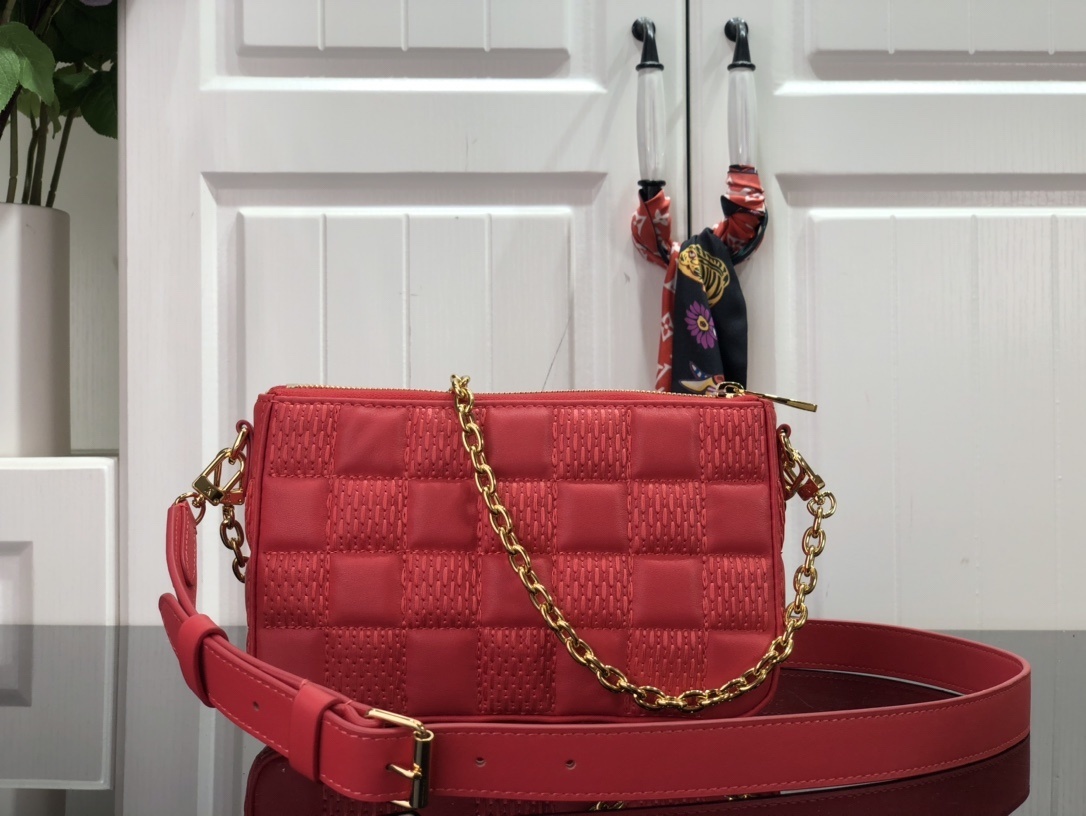 LV POCHETTE TROCA M59046