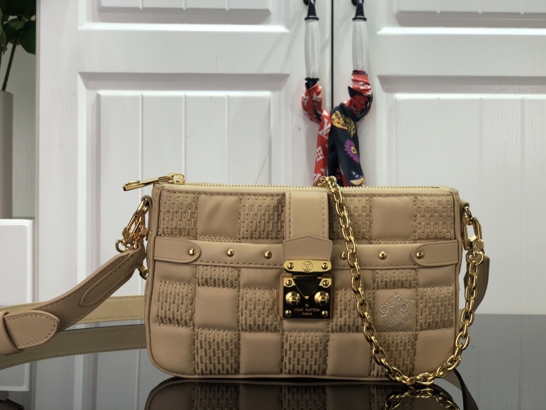 LV POCHETTE TROCA M59046