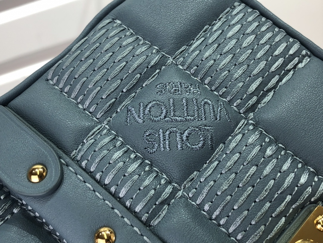 LV POCHETTE TROCA M59046