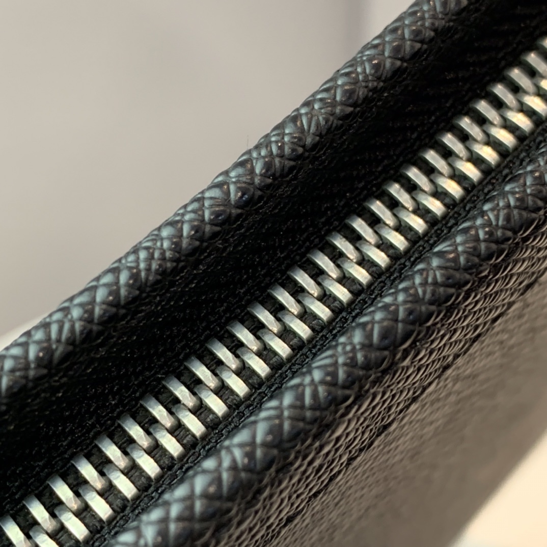 LV POCHETTE VOYAGE M30450 