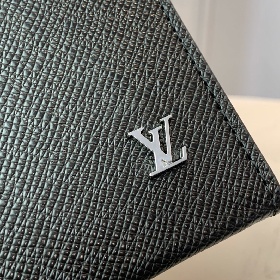 LV POCHETTE VOYAGE M30450 