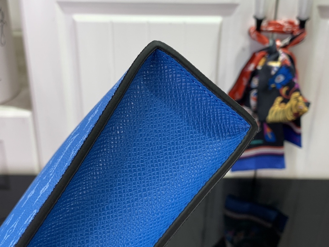 LV POCHETTE VOYAGE m61692