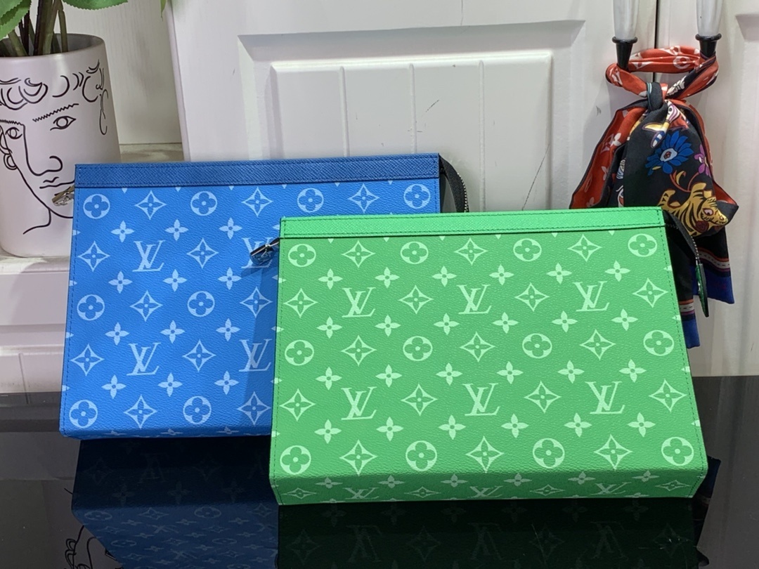 LV POCHETTE VOYAGE m61692