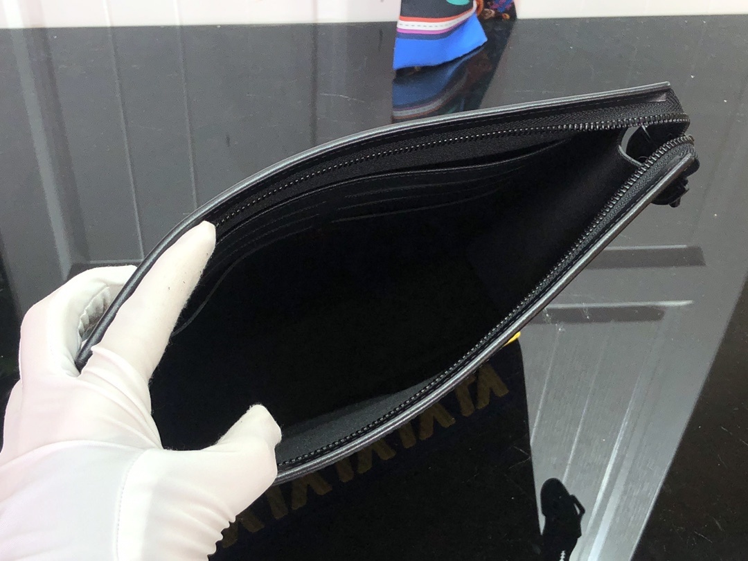 LV POCHETTE VOYAGE M80792 