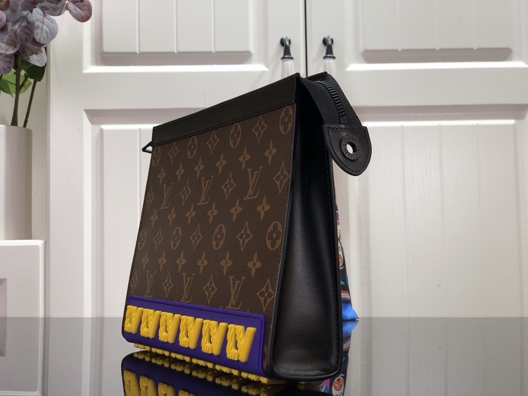 LV POCHETTE VOYAGE M80792 